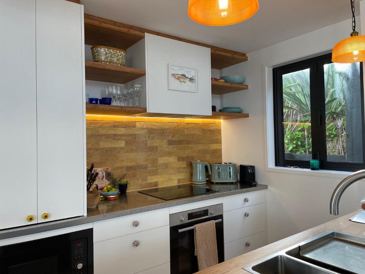 The Lighthouse - Boathouse Bay Villa Auckland Bagian luar foto